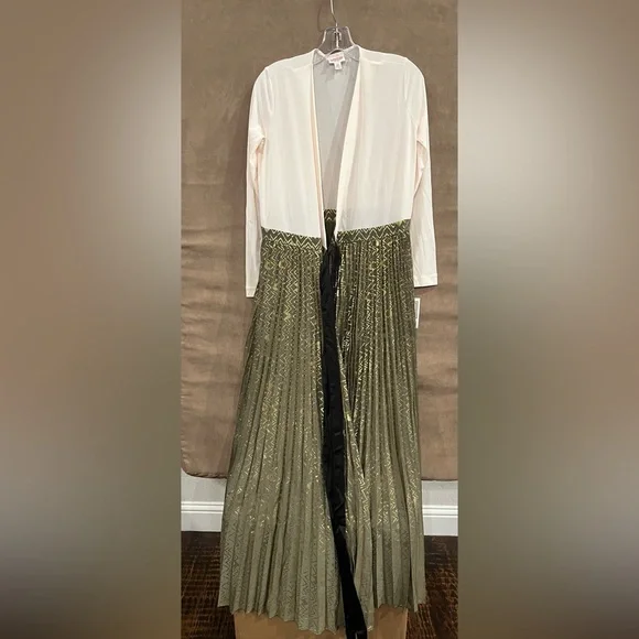 lularoe deanne dress elegant LuLaRoe - Chic, modern, elegant, flirty, unique, feminineall words to  describe our founder - and the new dress that bears her name: the LuLaRoe  DeAnne dress! Coming soon! #LuLaRoe #LuLaRoeDeAnne  #LuLaRoeElegantCollection